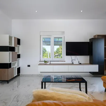 Cozy In With Outdoor Swimming Pool Σπίτι διακοπών Banjole